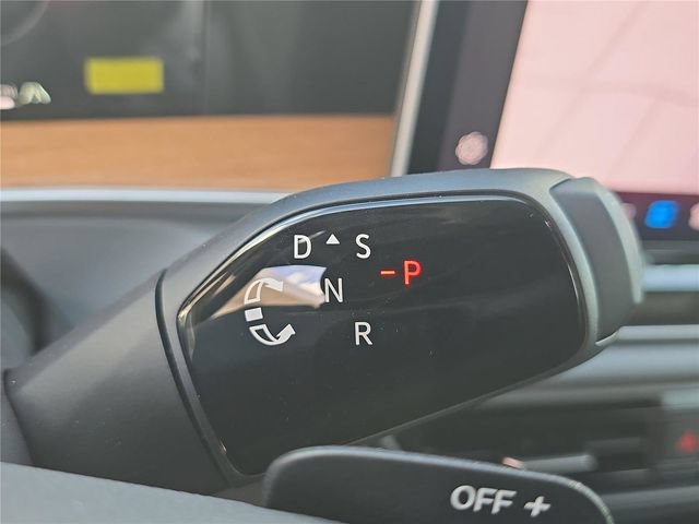 New 2026 Volkswagen Tiguan SEL R-Line AWD/4WD image 22