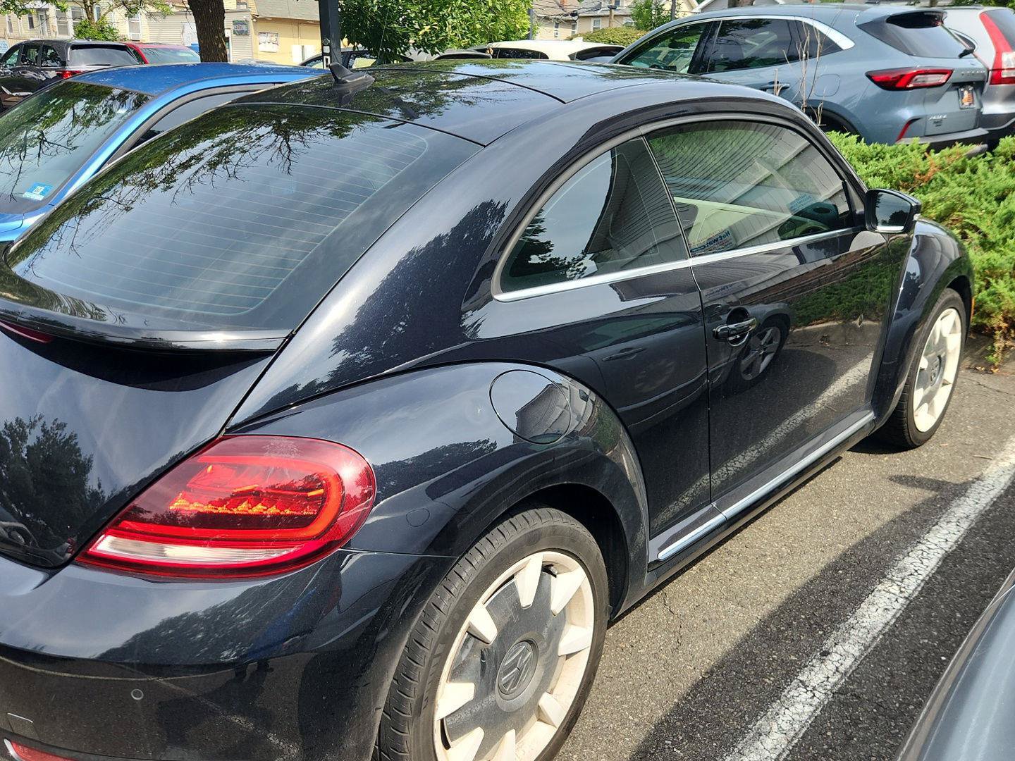 Used 2019 Volkswagen Beetle 2.0T Final Edition SEL FWD image 3