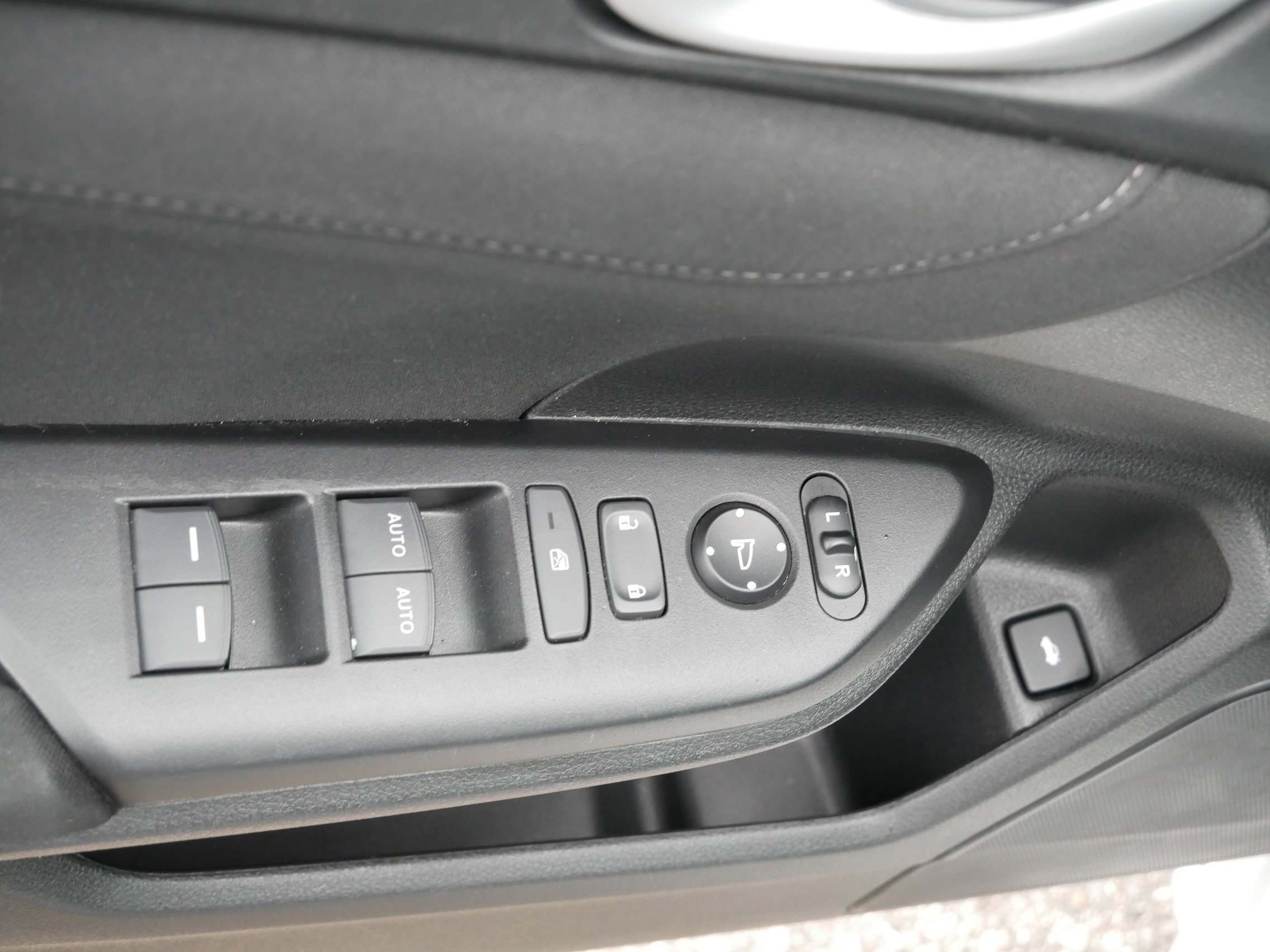 Certified 2021 Honda Civic EX image 19