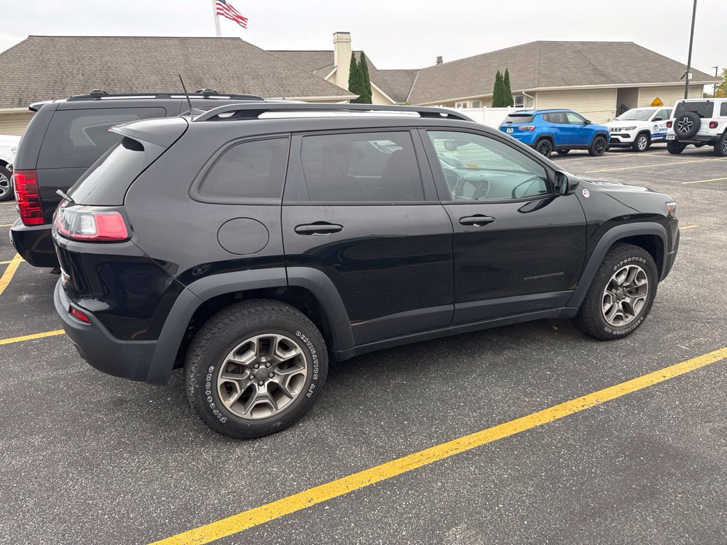 Used 2022 Jeep Cherokee Trailhawk AWD/4WD image 2