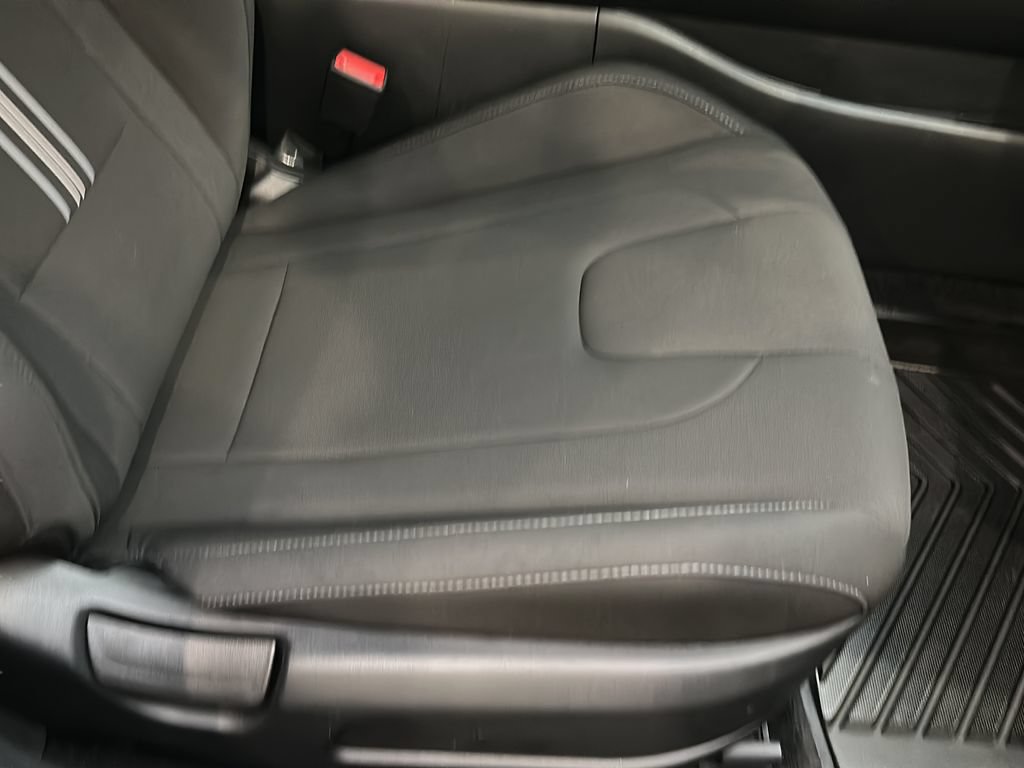 Used 2025 Hyundai Elantra SEL FWD image 18
