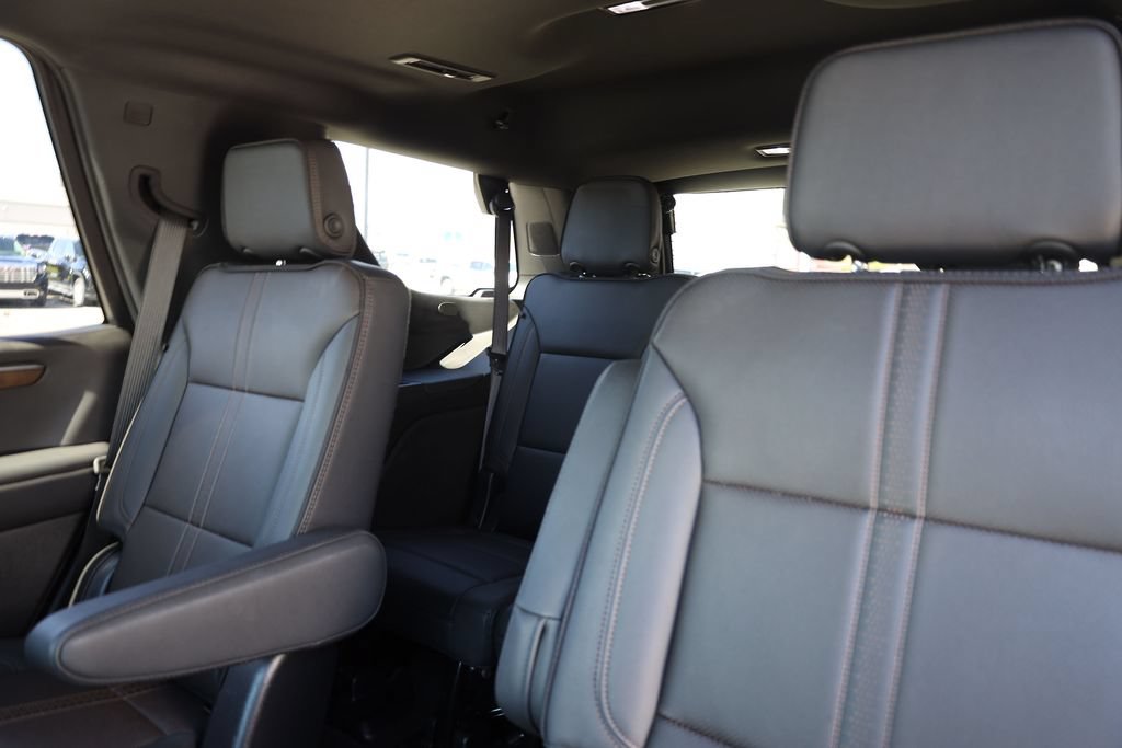 Used 2025 Chevrolet Tahoe High Country w/ Sun And Tow Package AWD/4WD image 18