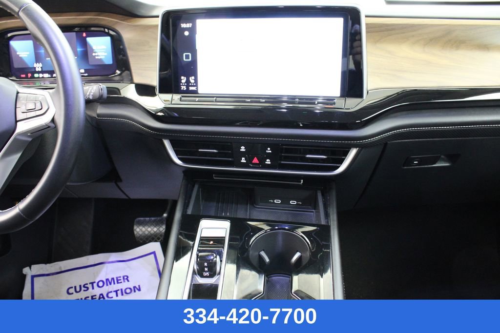 Certified 2025 Volkswagen Atlas SE image 21
