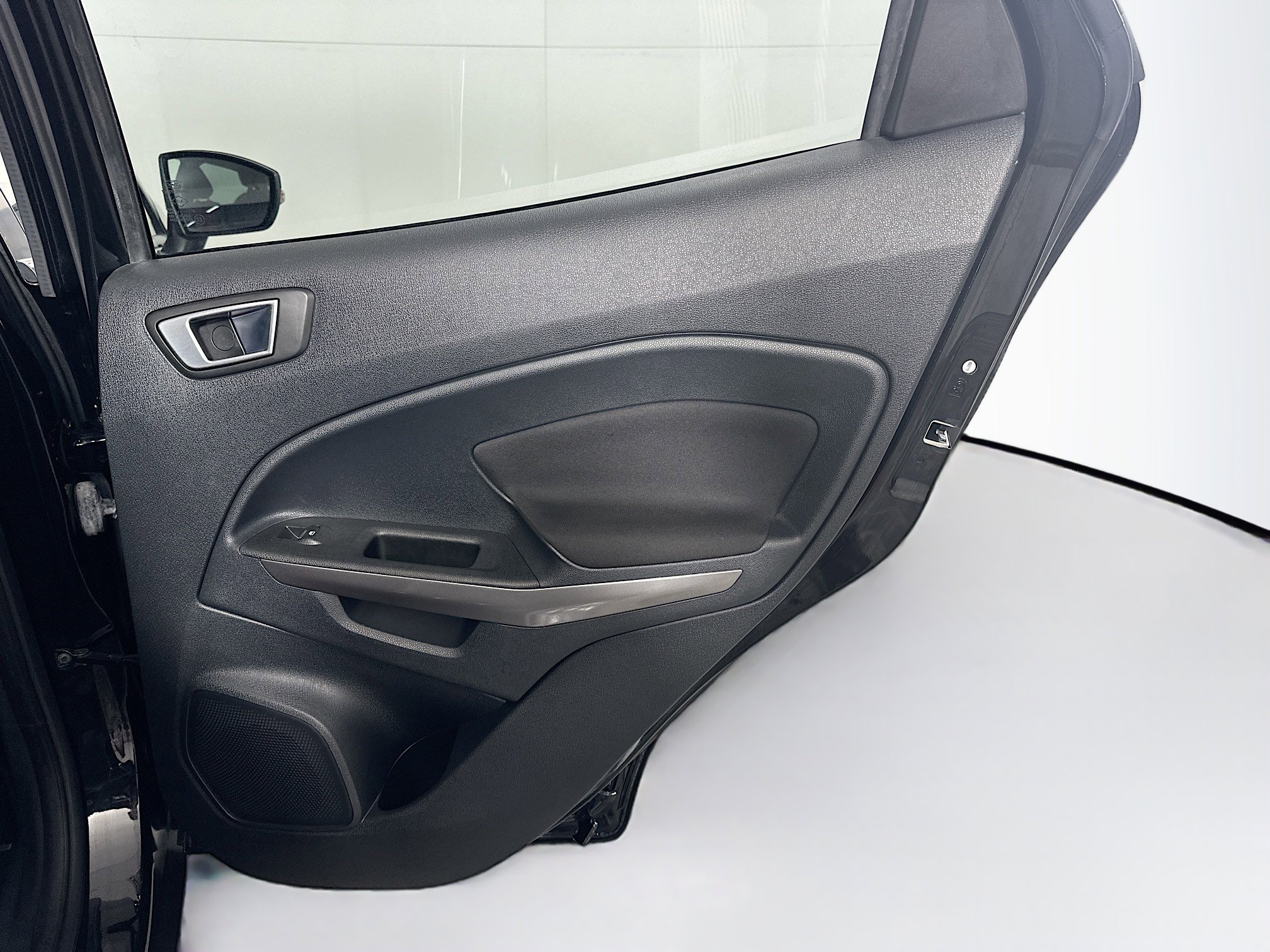 Used 2019 Ford EcoSport SE w/ SE Convenience Package image 30