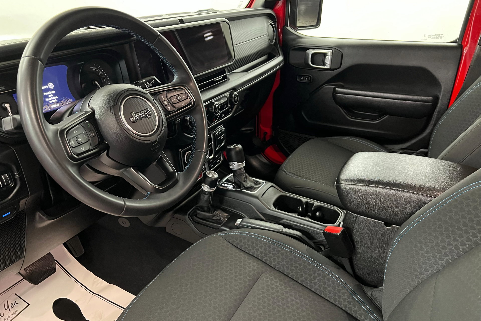 Used 2024 Jeep Wrangler Unlimited Rubicon 4xe image 15