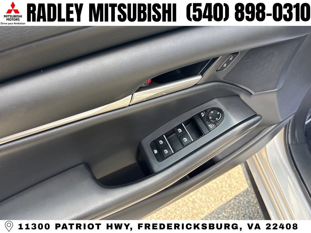Used 2023 MAZDA MAZDA3 s FWD image 5