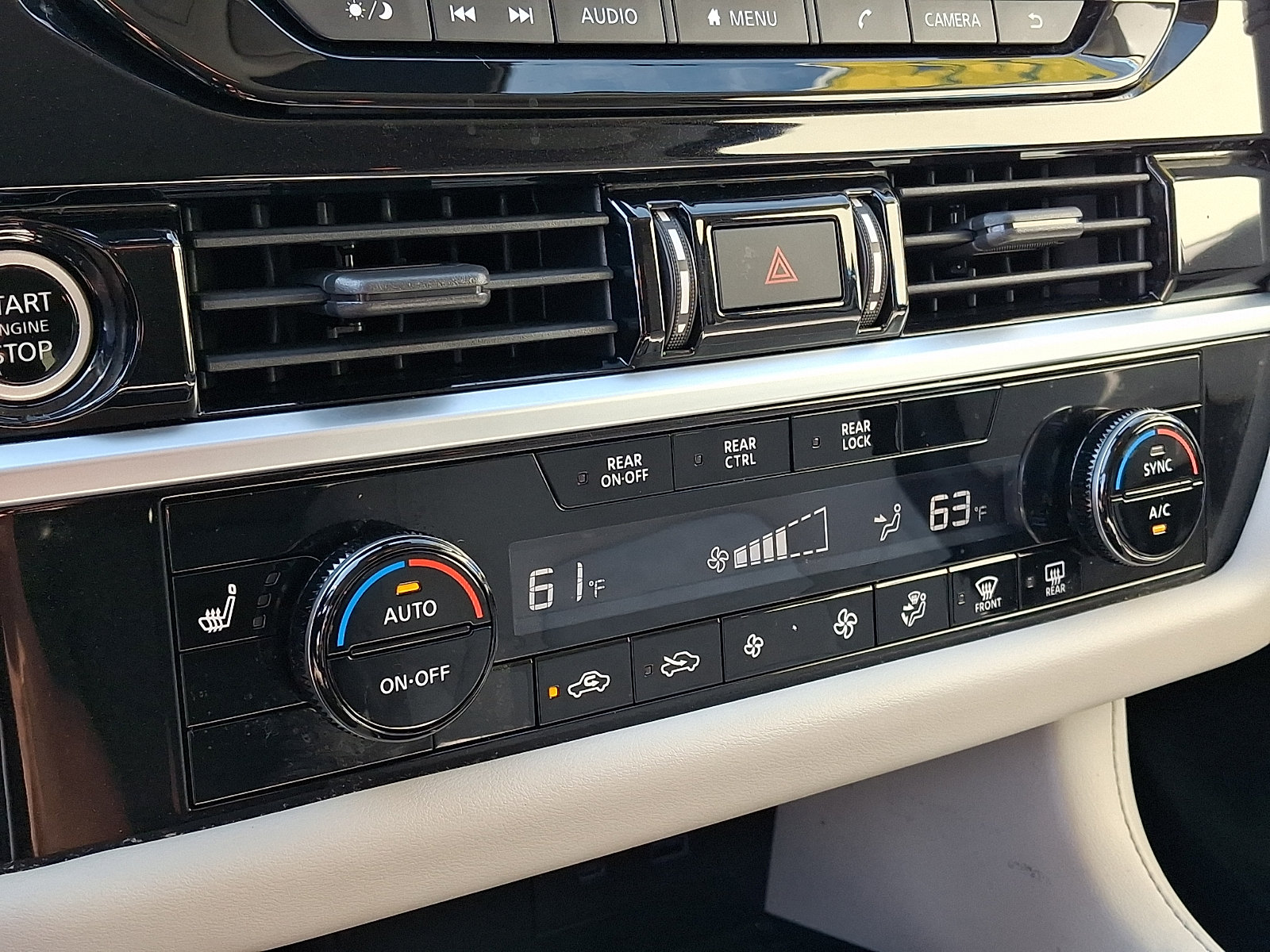 Used 2022 Nissan Pathfinder SV AWD/4WD image 15