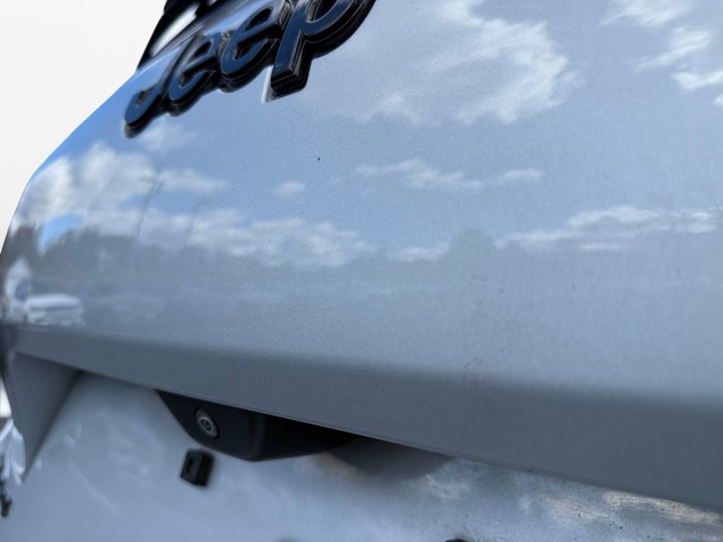 Certified 2022 Jeep Grand Cherokee L Limited w/ Black Appearance Package image 17