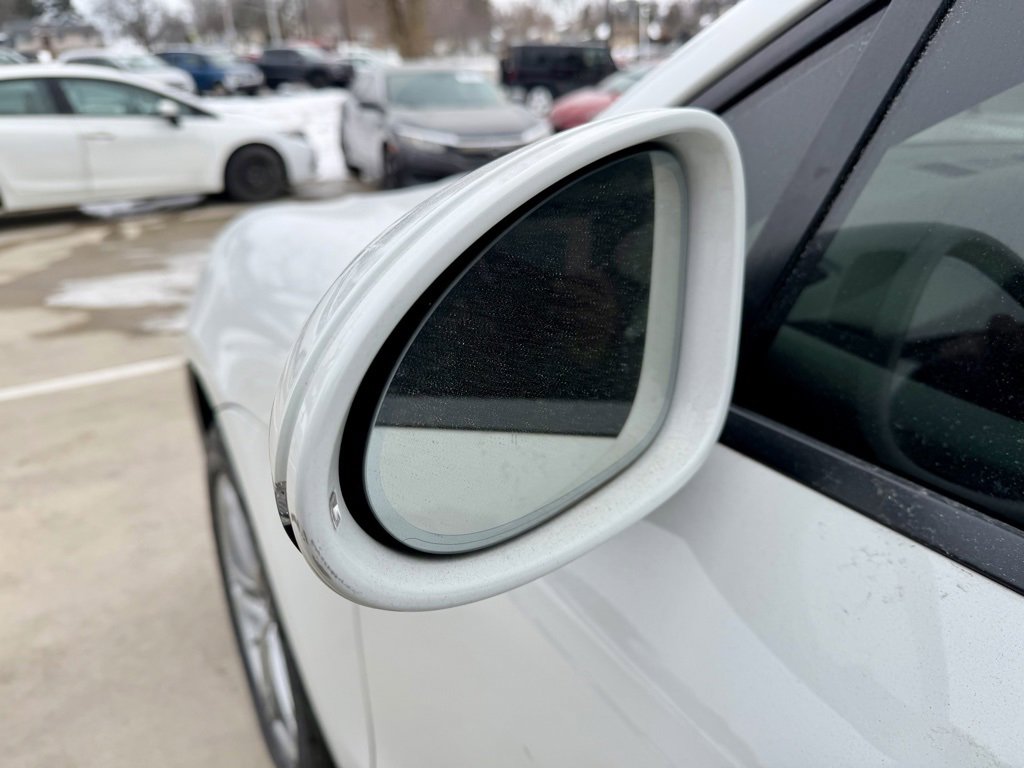 Used 2018 Porsche Macan image 8