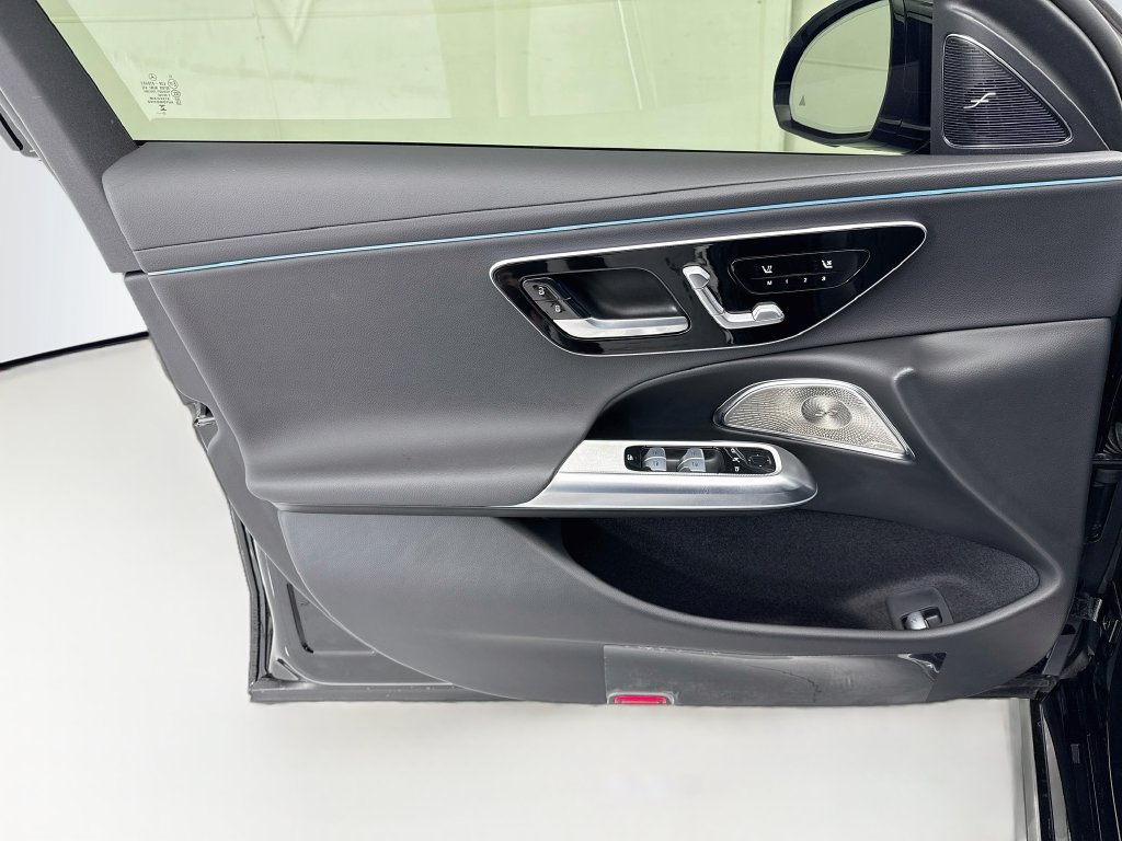 Used 2024 Mercedes-Benz E 350 4MATIC Sedan image 23