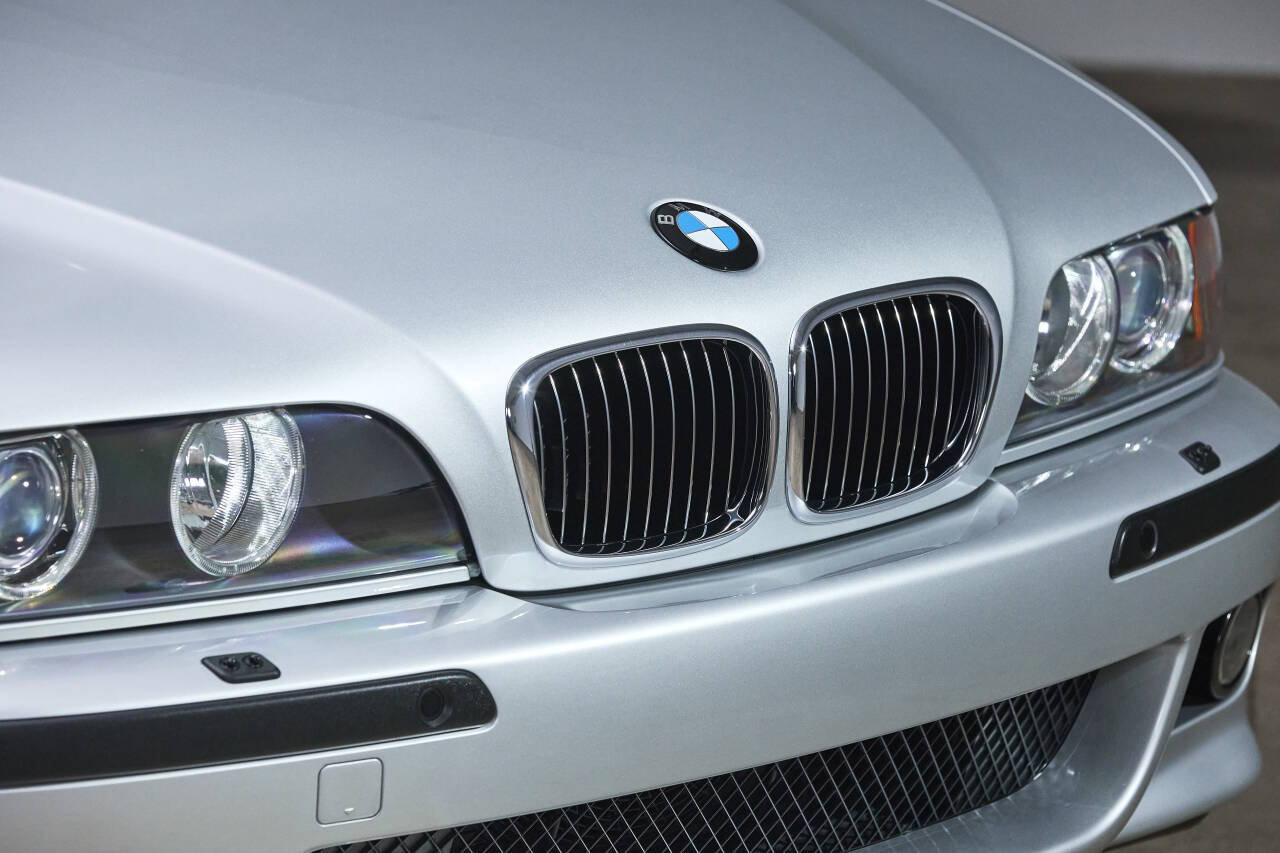 Used 2003 BMW M5 RWD image 37
