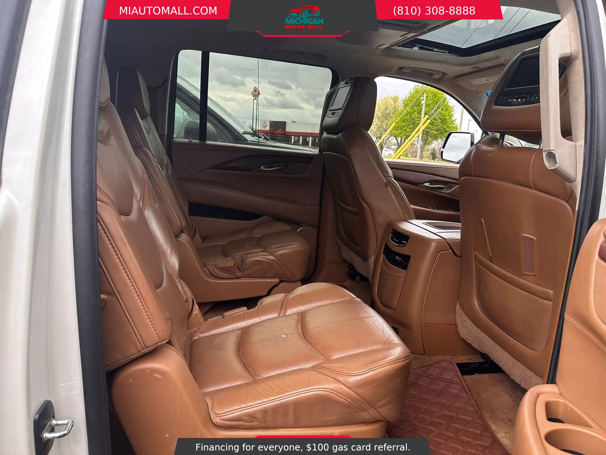 Used 2015 Cadillac Escalade ESV Platinum AWD/4WD image 23