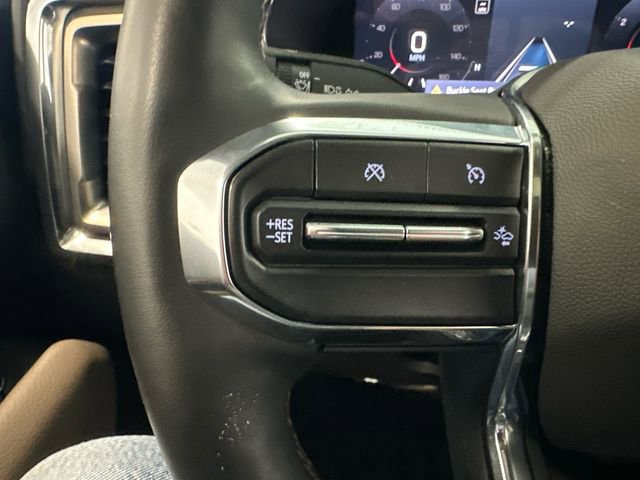 Used 2024 GMC Canyon Denali image 25