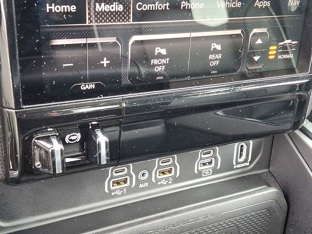New 2025 RAM 1500 Limited AWD/4WD image 19