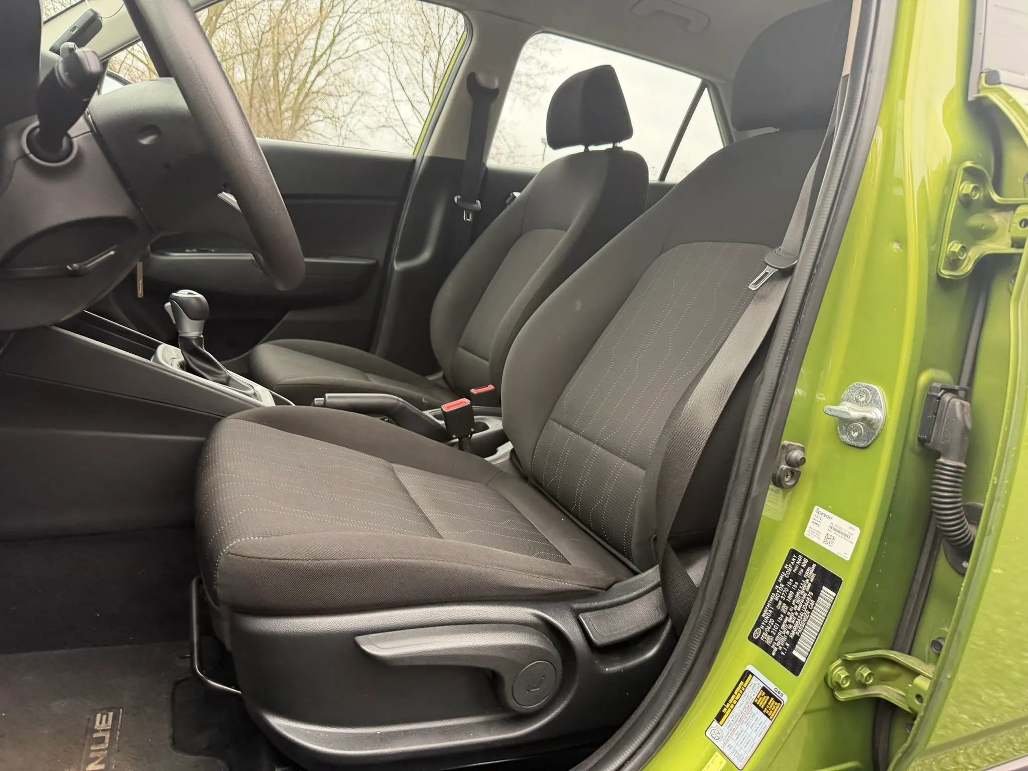Used 2020 Hyundai Venue SE FWD image 11