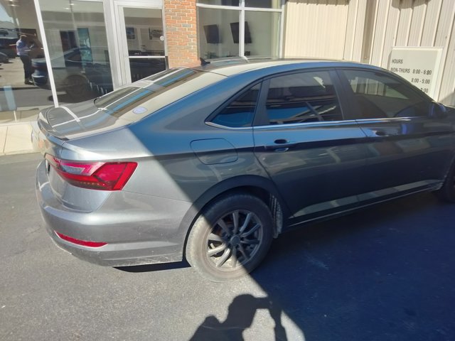 Used 2019 Volkswagen Jetta FWD image 3