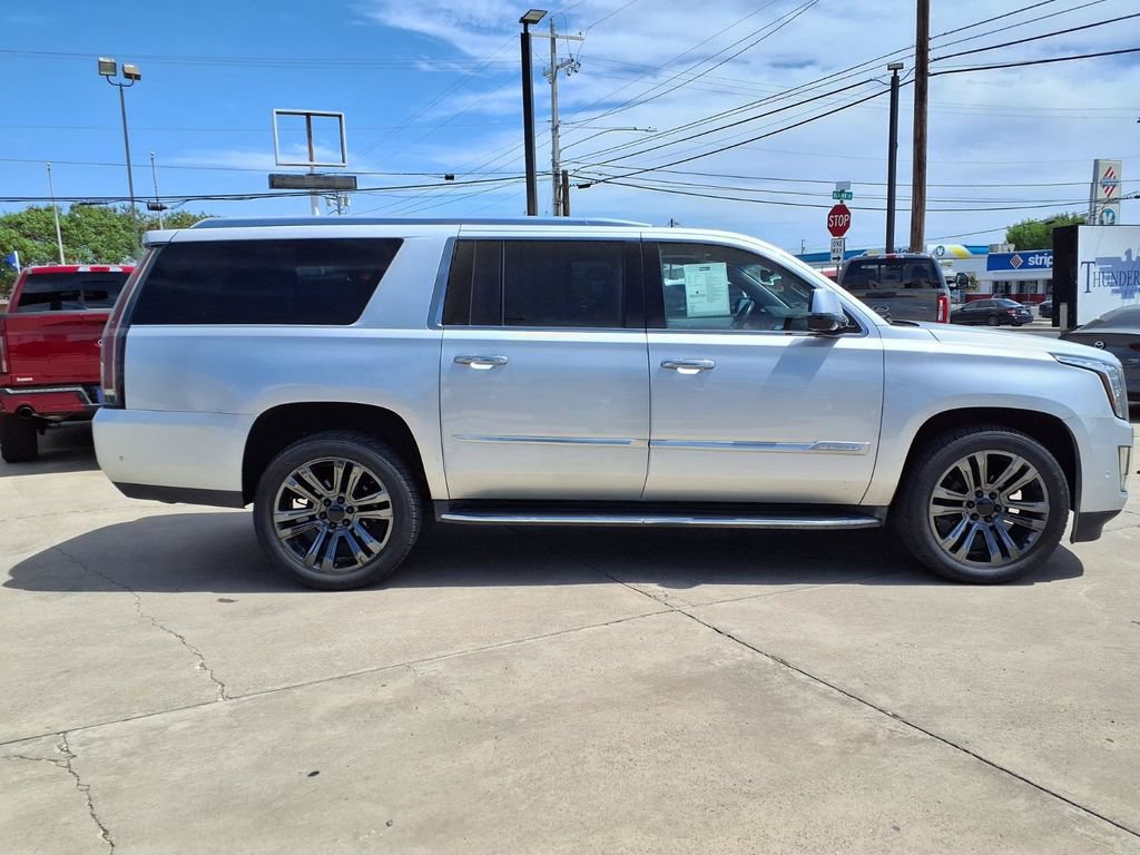 Used 2020 Cadillac Escalade ESV Luxury RWD image 9