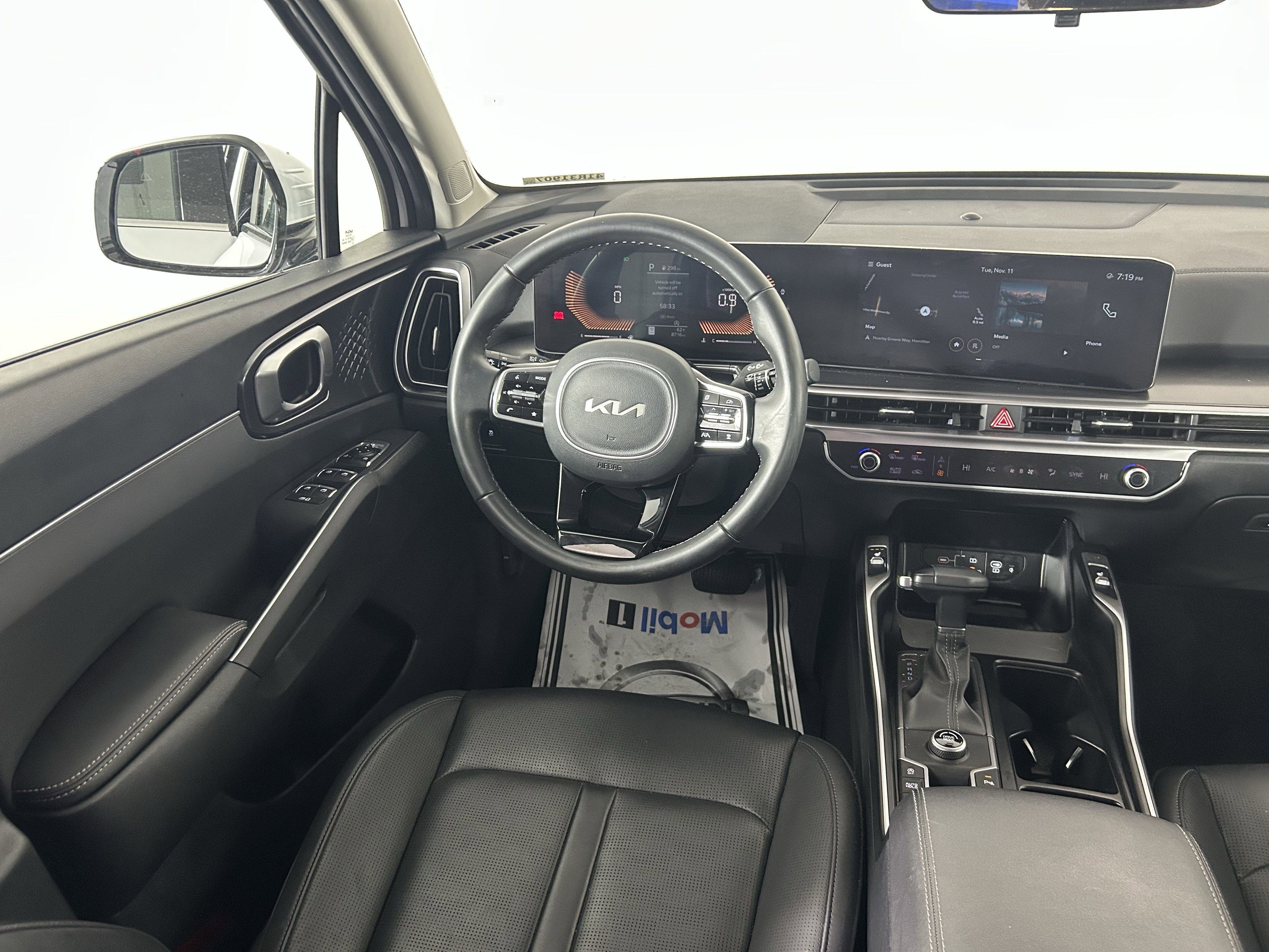 Used 2025 Kia Sorento S image 35