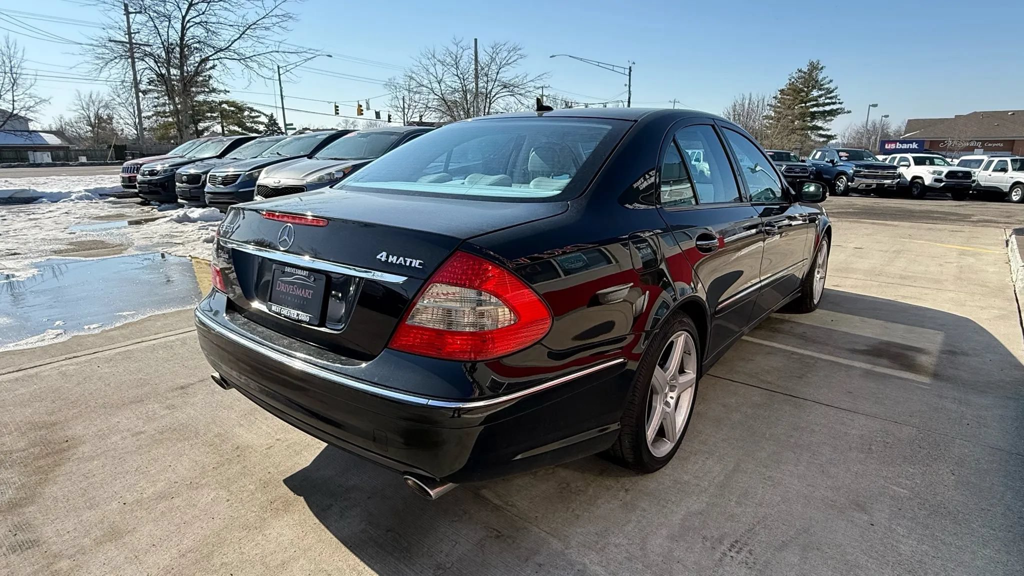 Used 2009 Mercedes-Benz E 350 4MATIC Sedan image 3