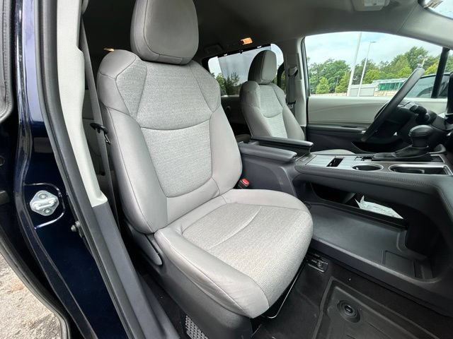 Certified 2023 Toyota Sienna LE FWD image 34