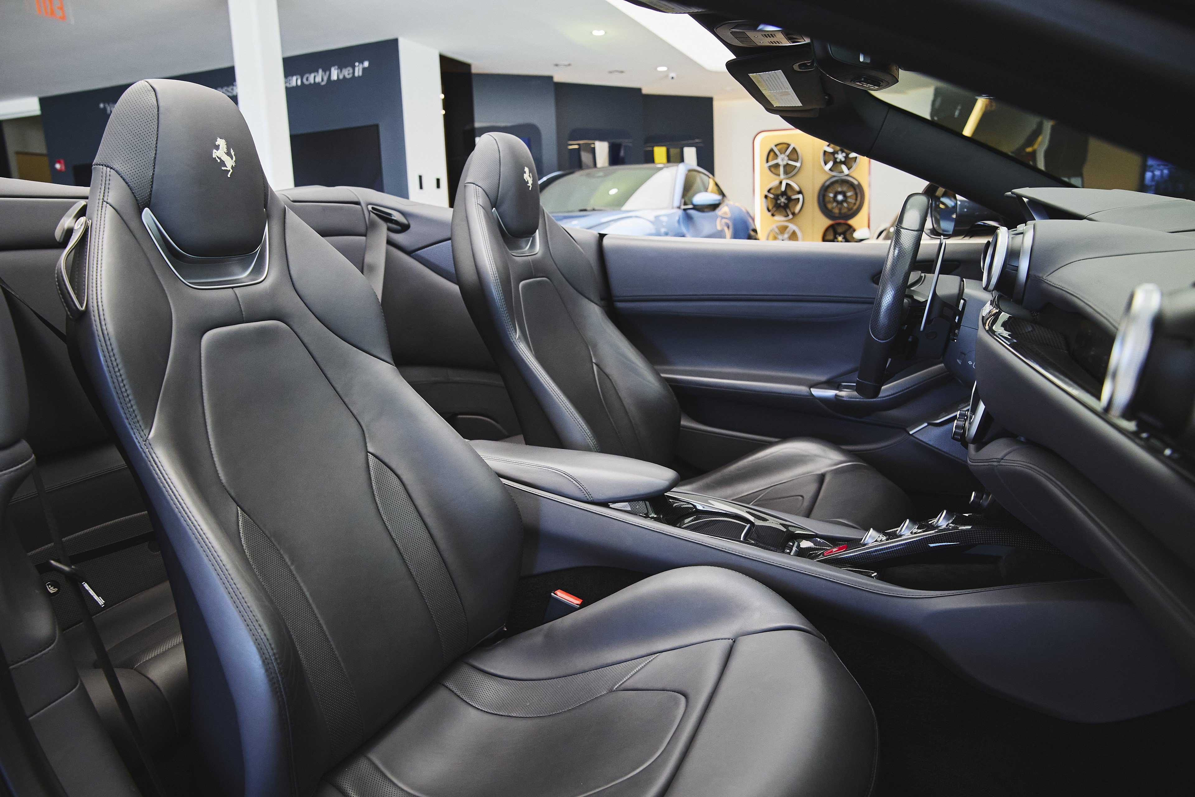 Used 2019 Ferrari Portofino RWD image 41