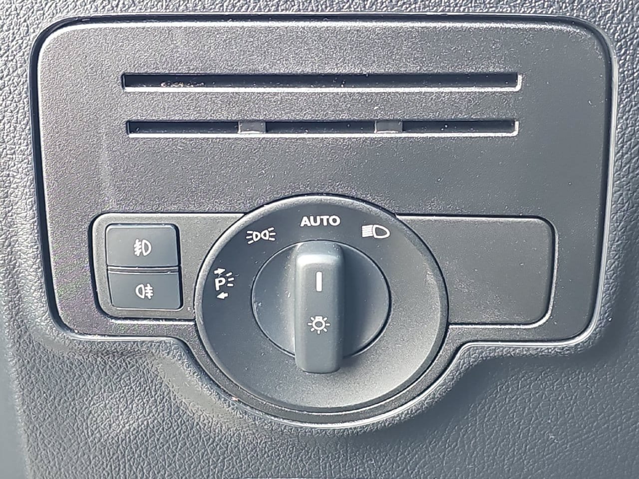 Used 2023 Mercedes-Benz Metris Passenger image 31