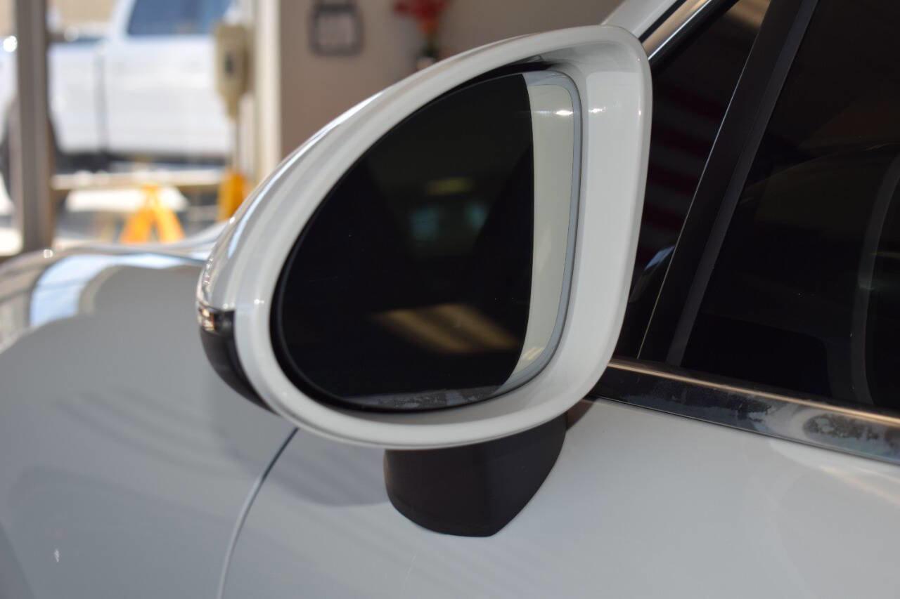 Used 2016 Porsche Cayenne image 11