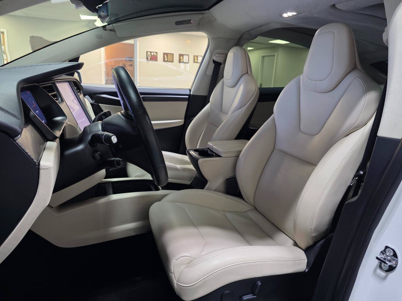 Used 2018 Tesla Model X 75D AWD/4WD image 15