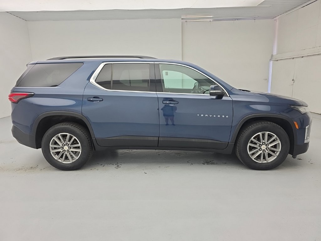 Used 2023 Chevrolet Traverse LT w/ Rear Camera Mirror Package AWD/4WD image 13