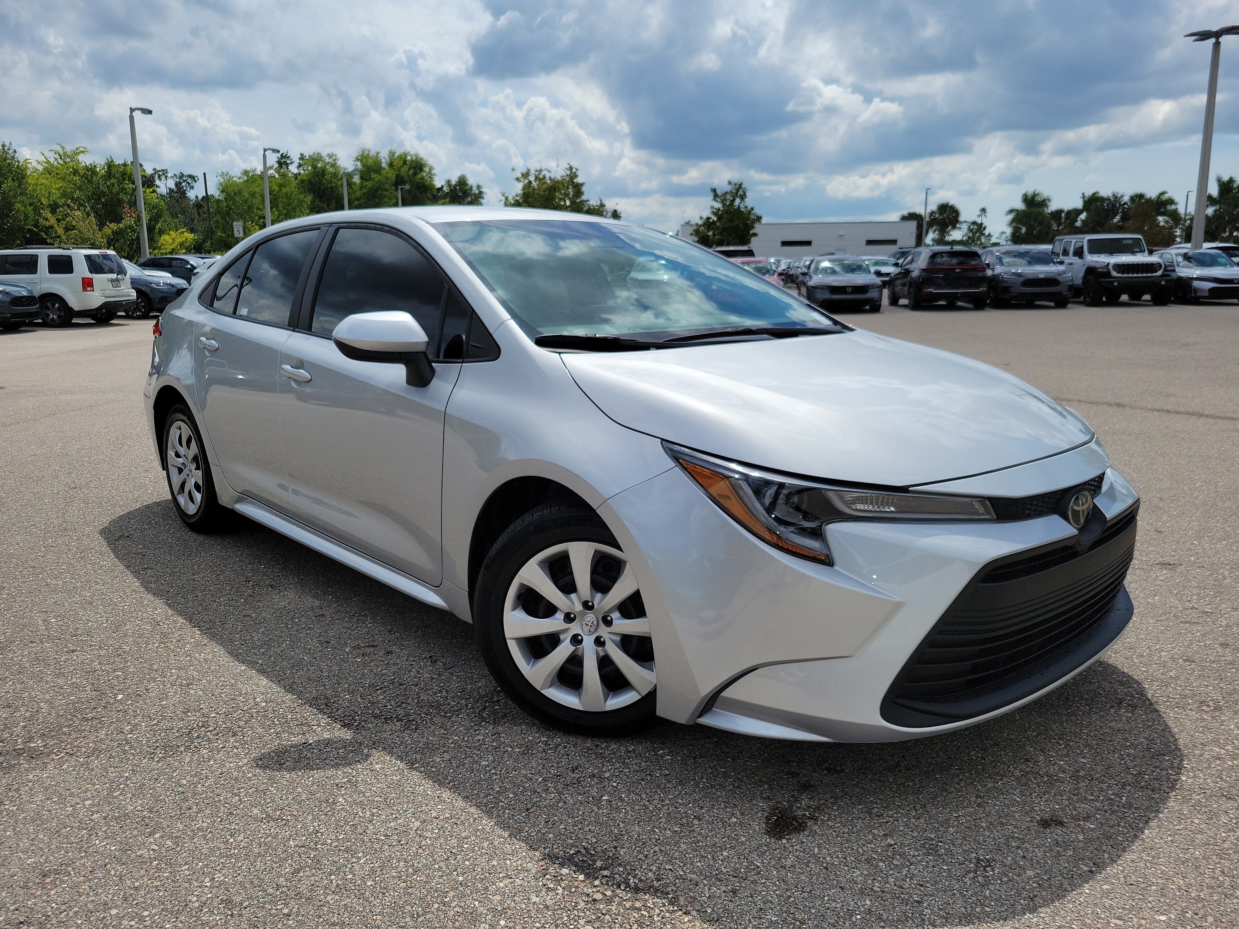 Used 2023 Toyota Corolla LE FWD image 34