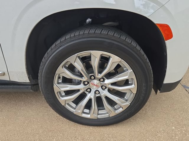 Used 2024 GMC Yukon XL Denali AWD/4WD image 3