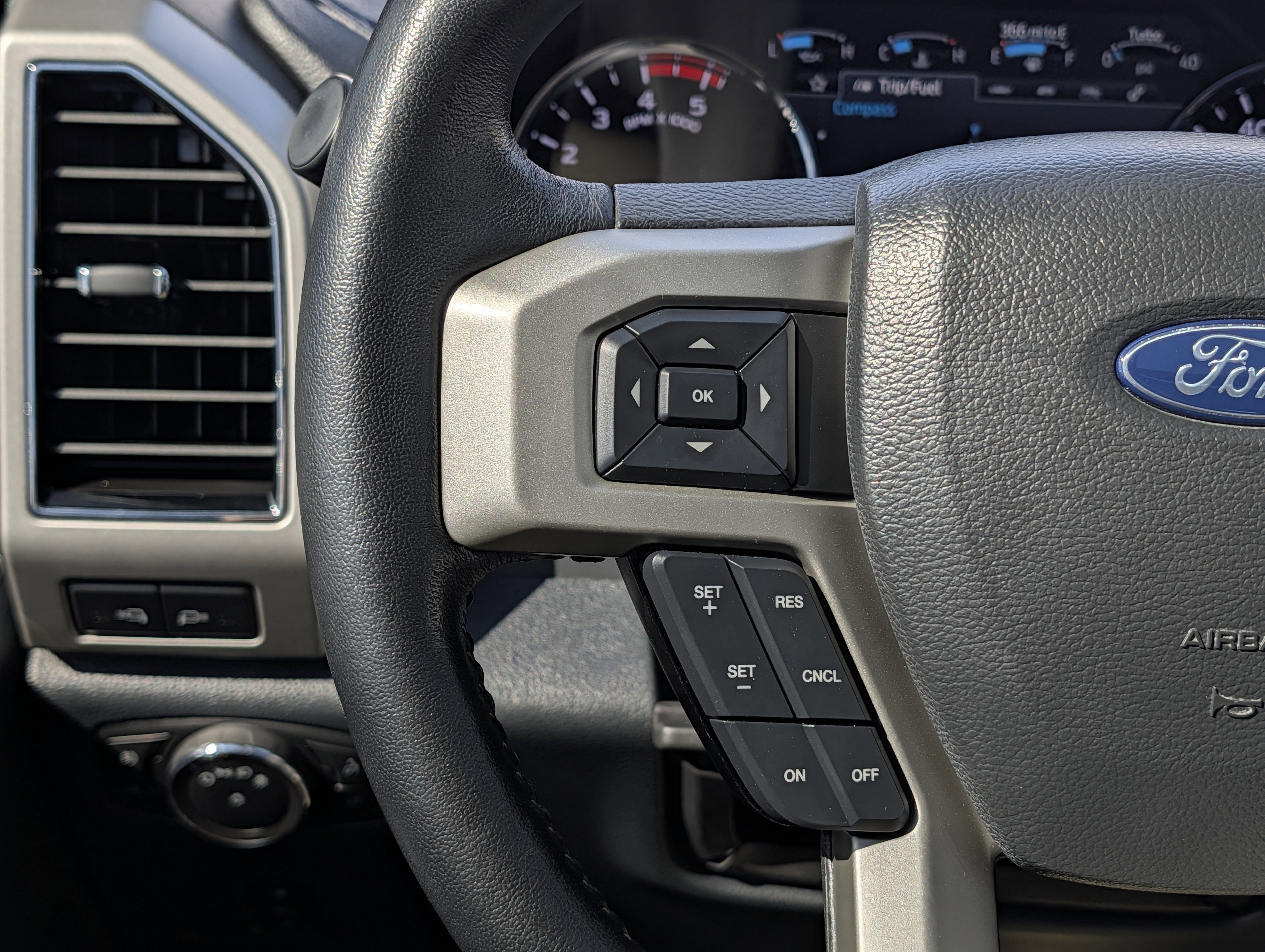 Used 2022 Ford F250 Lariat w/ Tremor Off-Road Package image 26