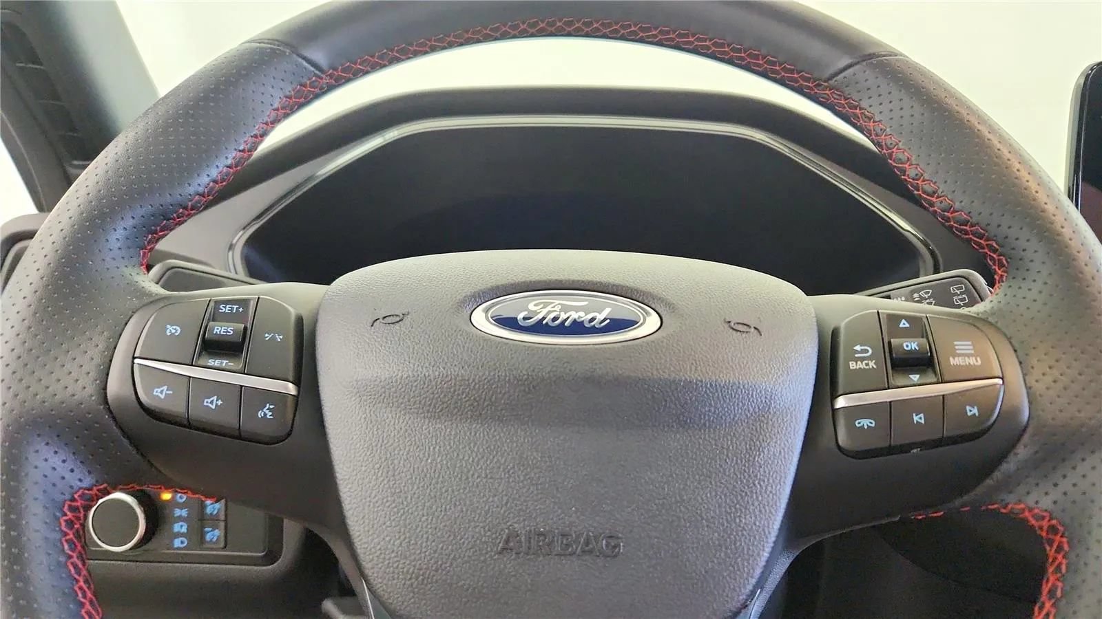 Used 2024 Ford Escape ST-Line FWD image 18