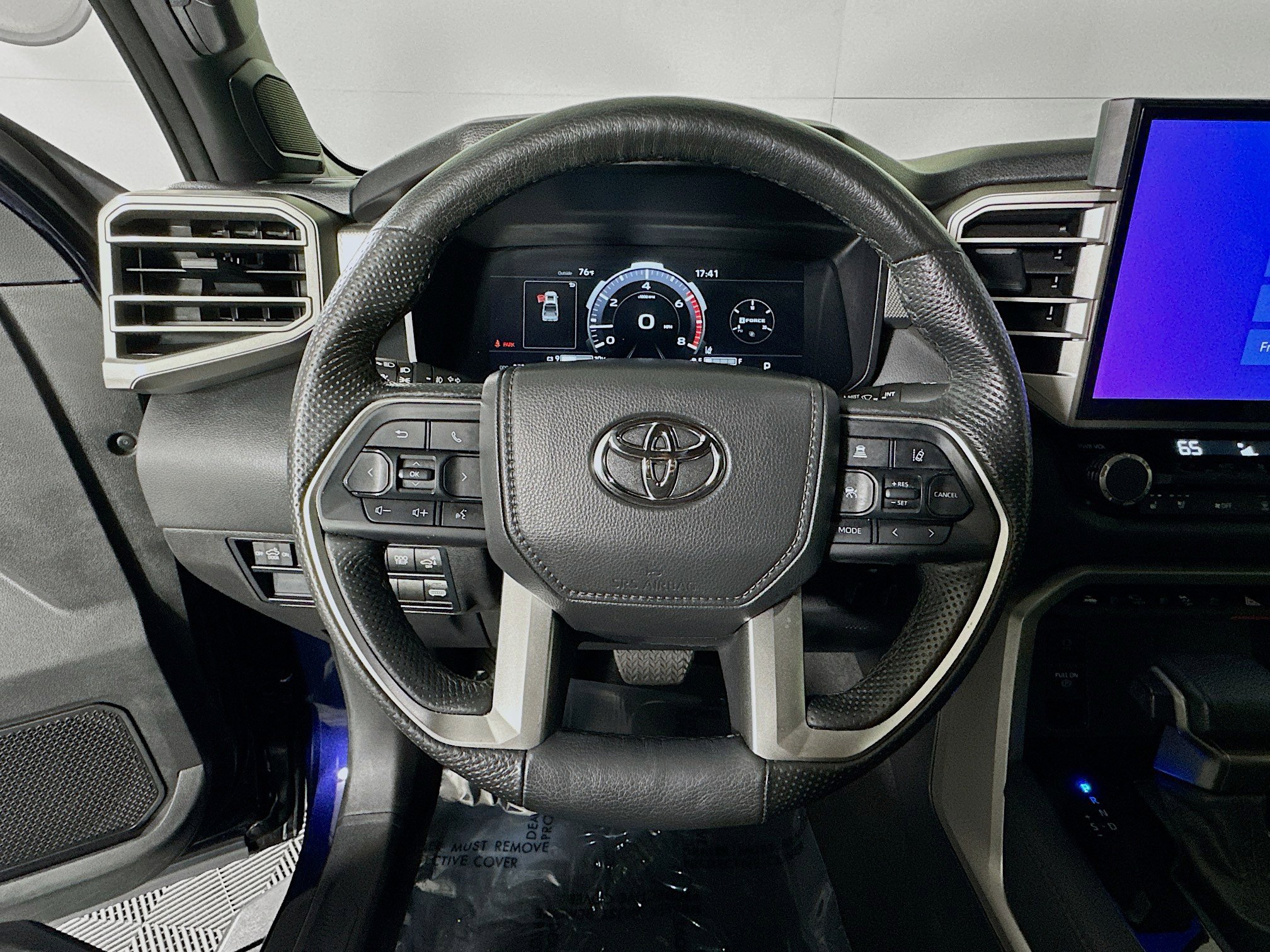 Used 2025 Toyota Tundra Limited image 15