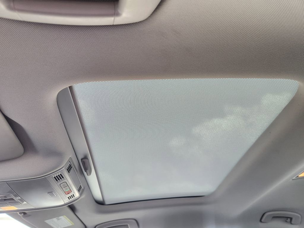 Used 2022 Volkswagen Jetta SEL image 25