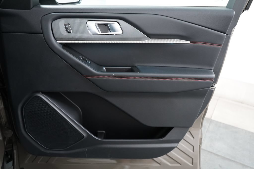 New 2026 Ford Explorer ST-Line w/ ST-Line Street Pack AWD/4WD image 32