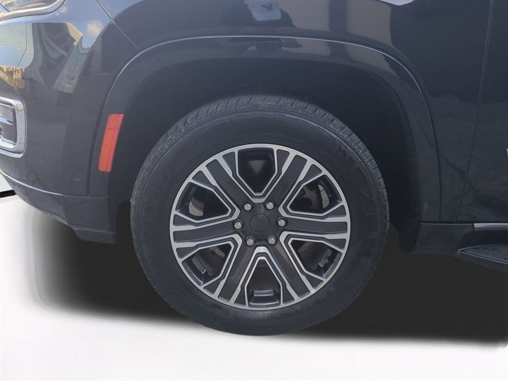 Used 2024 Jeep Wagoneer Series II image 11