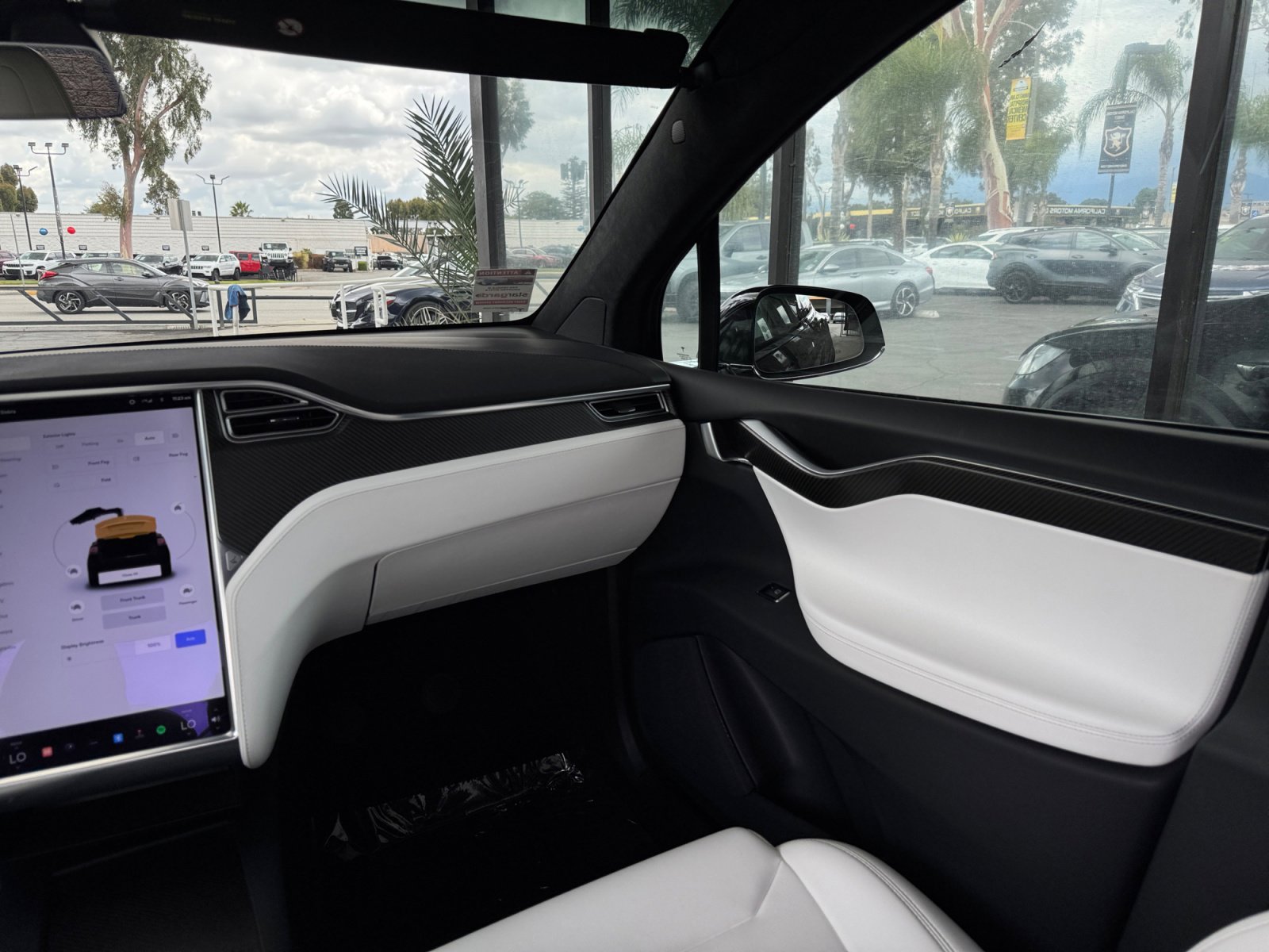 Used 2017 Tesla Model X 75D AWD/4WD image 16