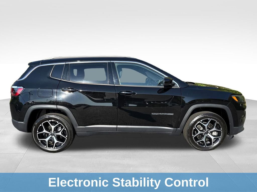 Used 2025 Jeep Compass Limited AWD/4WD image 9