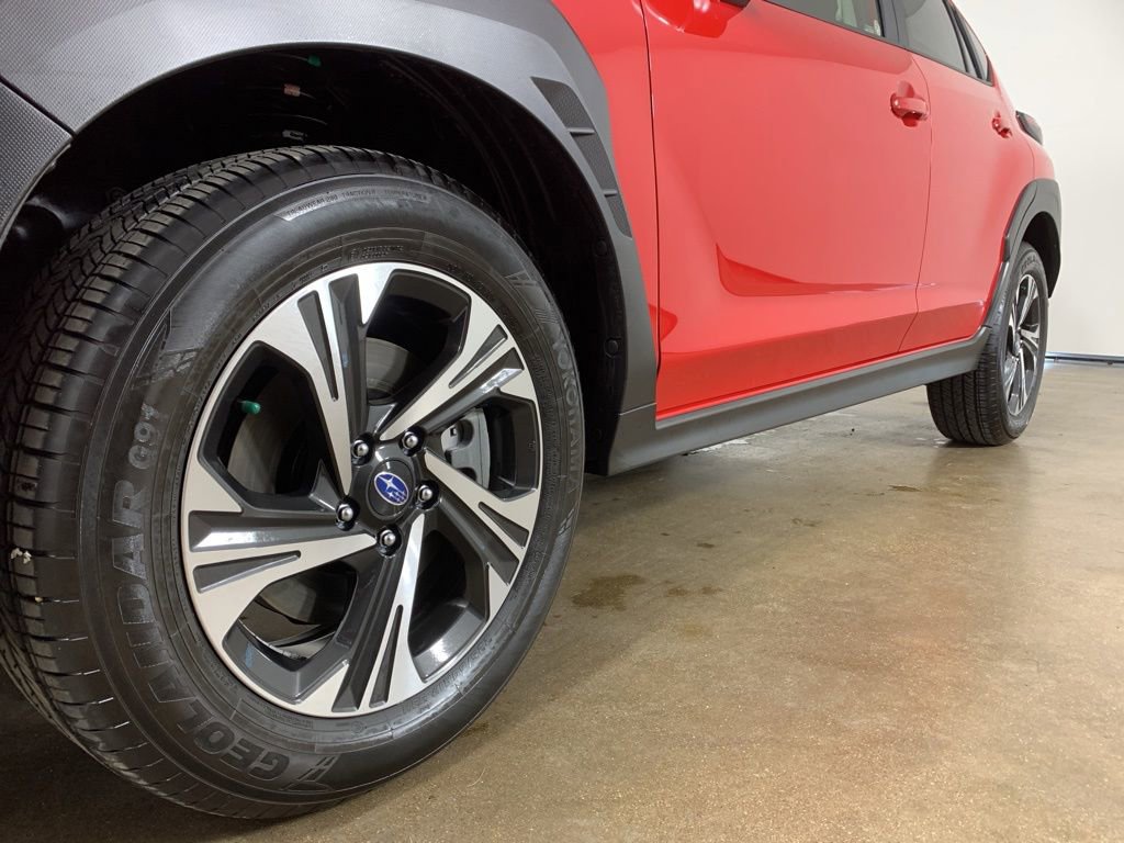 Used 2025 Subaru Crosstrek 2.0i Premium image 2