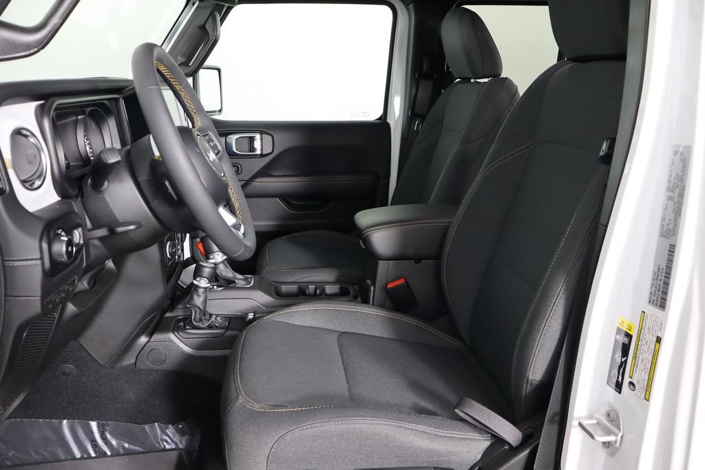 Used 2024 Jeep Wrangler Unlimited Sahara AWD/4WD image 14