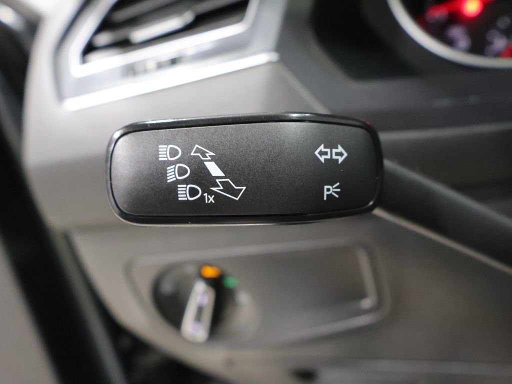 Used 2021 Volkswagen Tiguan SE R-Line image 38