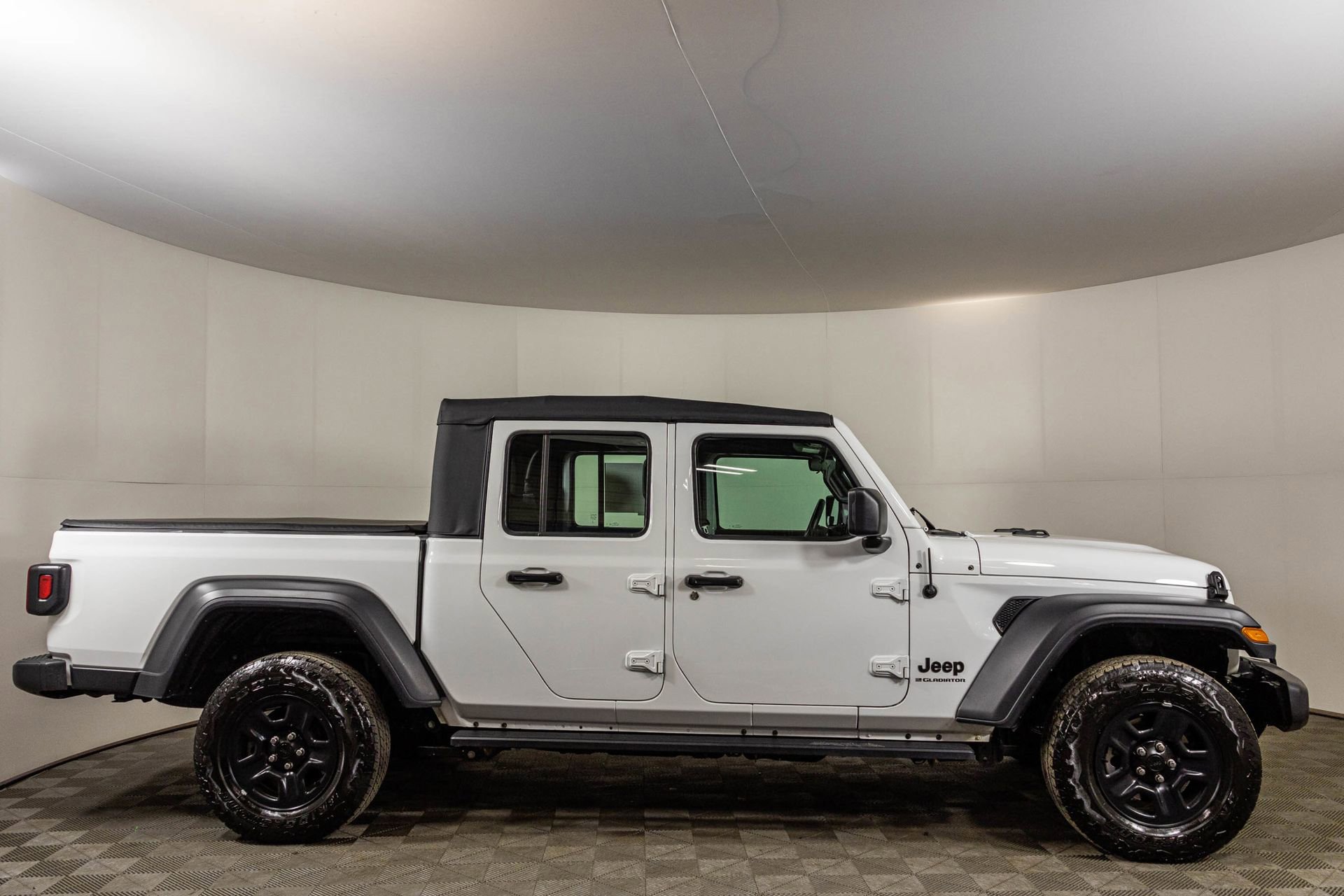 Used 2023 Jeep Gladiator Sport w/ Trailer Tow Package AWD/4WD image 11