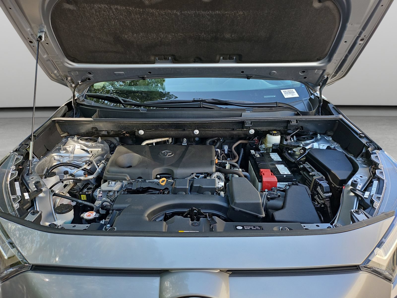 Used 2025 Toyota RAV4 XLE FWD image 38