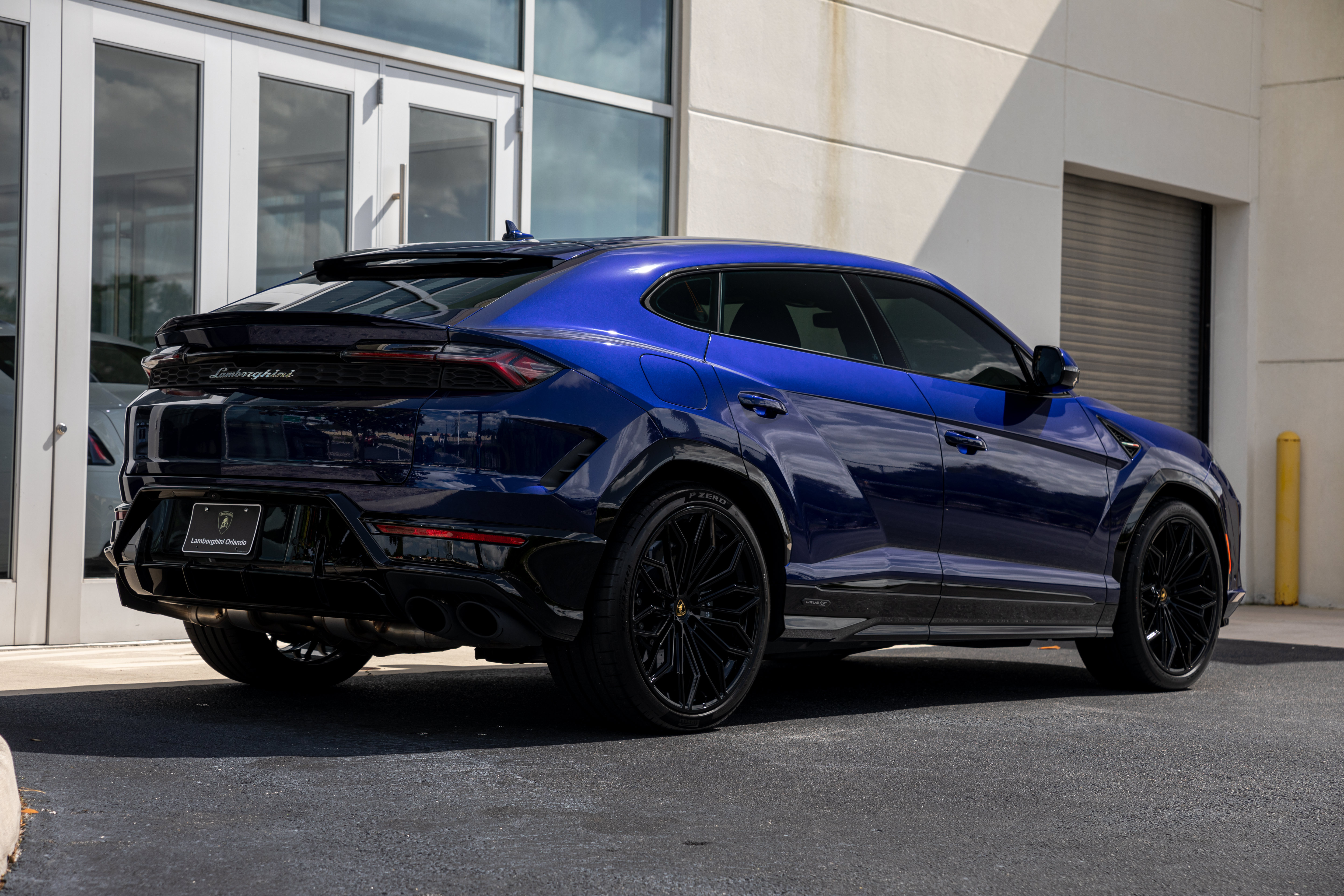 Used 2025 Lamborghini Urus Performante AWD/4WD image 37