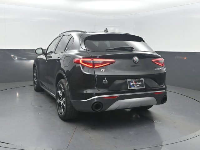 Used 2023 Alfa Romeo Stelvio Ti AWD/4WD image 29