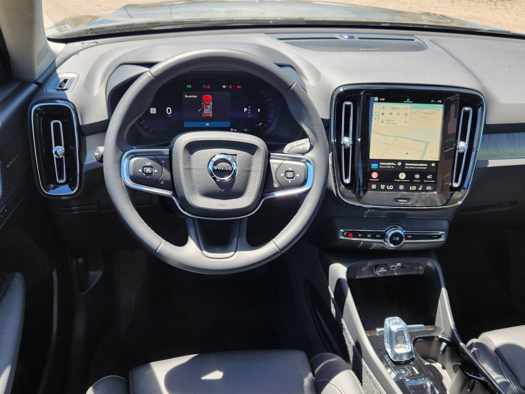 Used 2025 Volvo XC40 B5 Plus w/ Climate Package AWD/4WD image 9