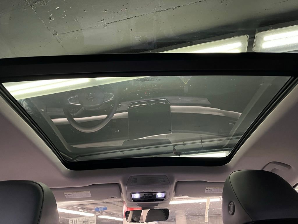 New 2026 Volkswagen Tiguan SE image 10