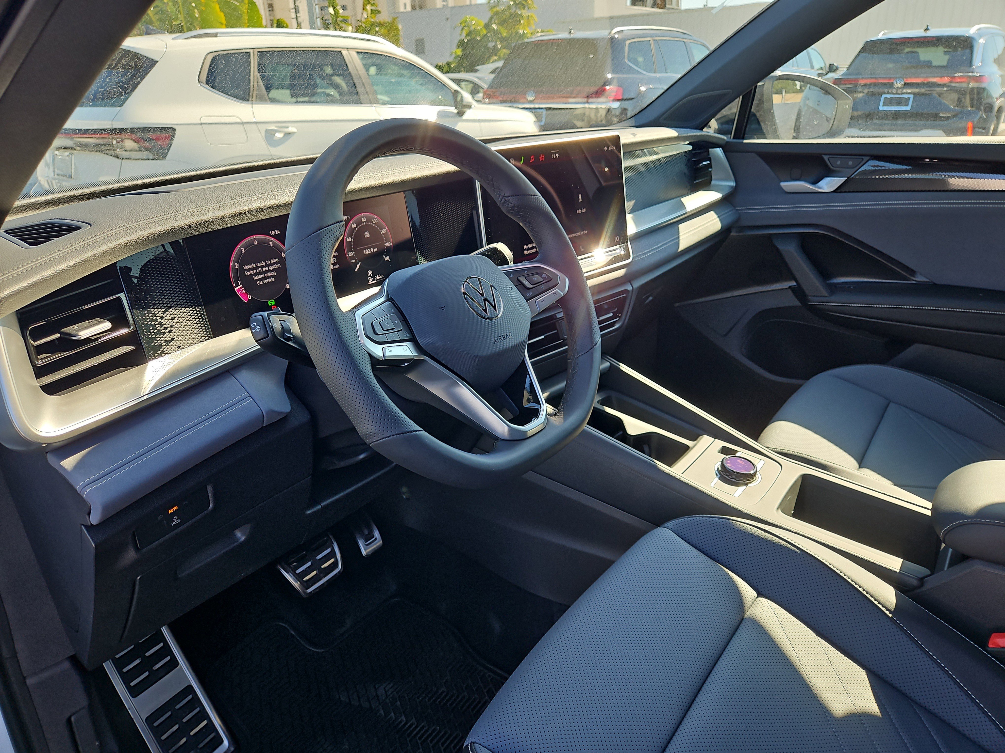 New 2026 Volkswagen Tiguan SE R-Line image 11