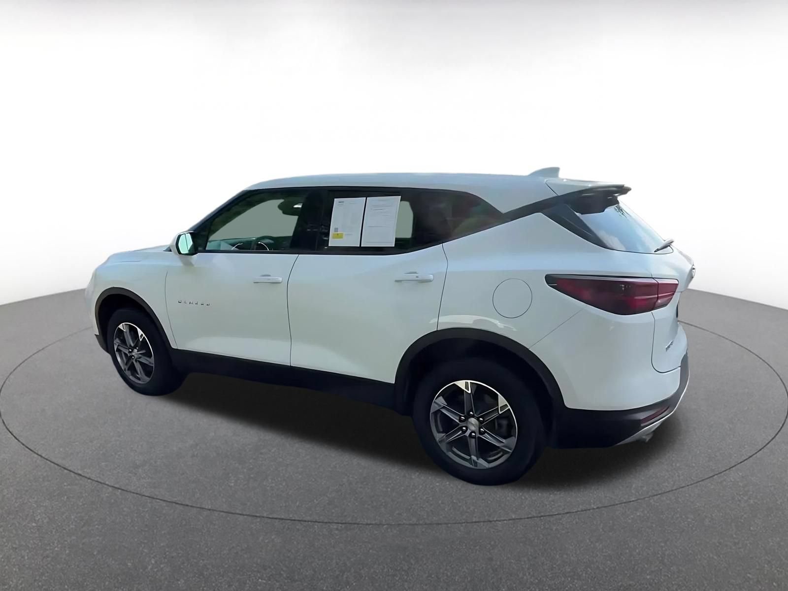 Used 2025 Chevrolet Blazer LT FWD image 10